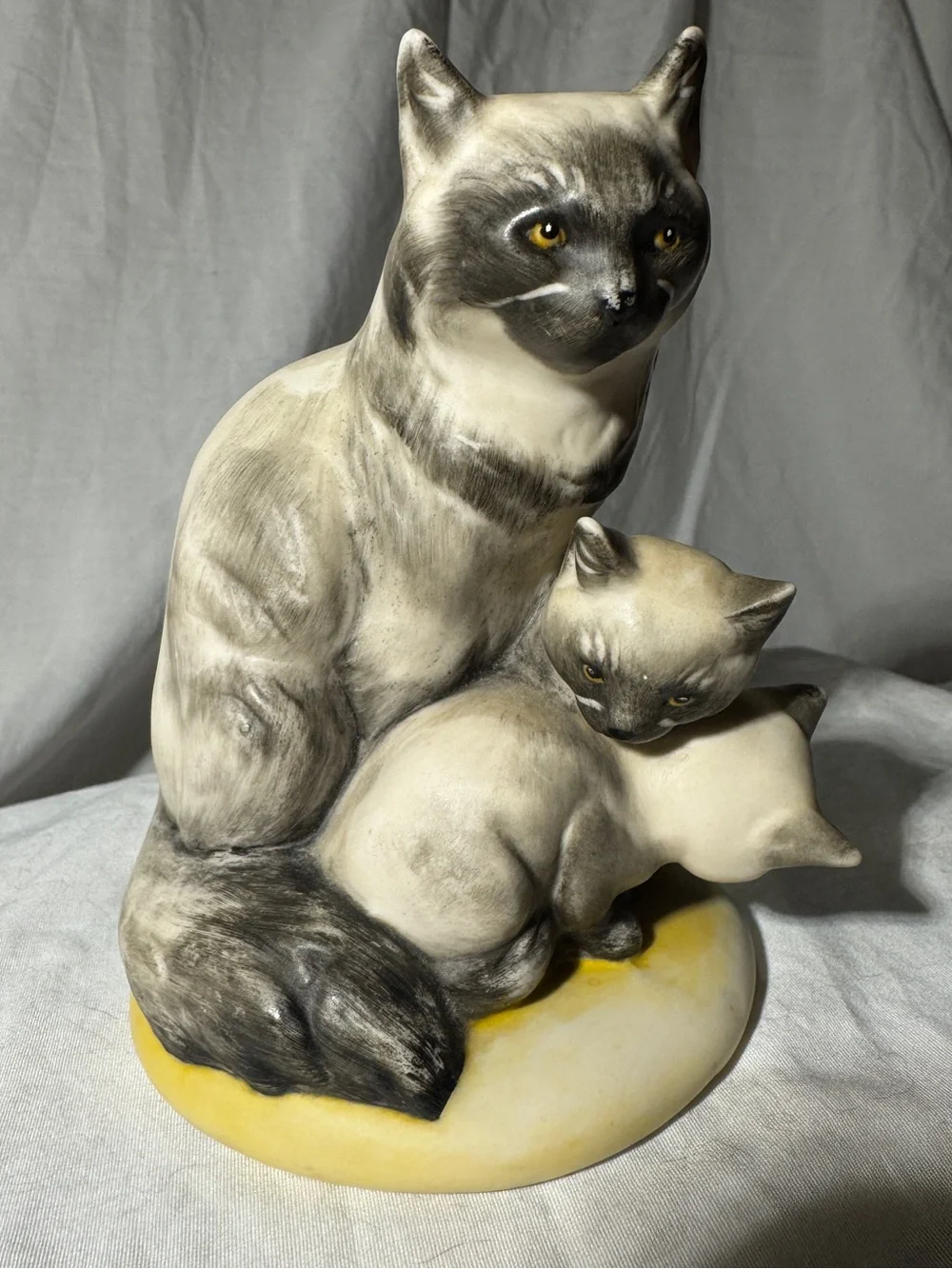 Vintage Editions in Porcelain hand painted porcelain mother cat with 2 kittens